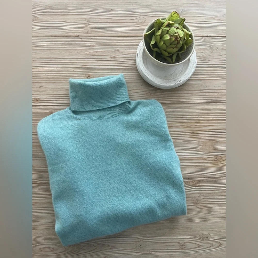 Banana Republic Cashmere Turtleneck Sweater | XS Petite | Light Aqua/Green - Picture 1 of 4